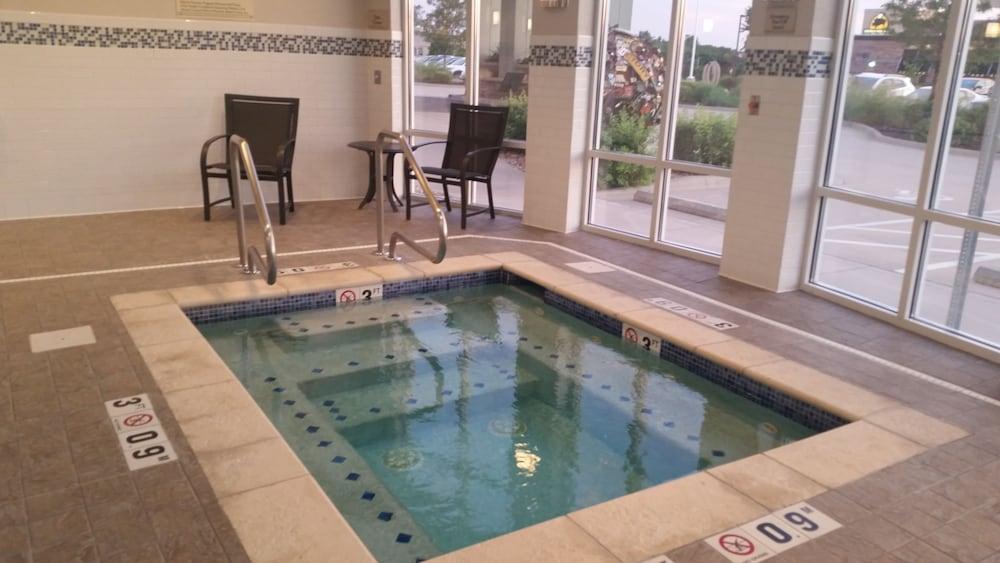 Hilton Garden Inn Олейте Екстер'єр фото