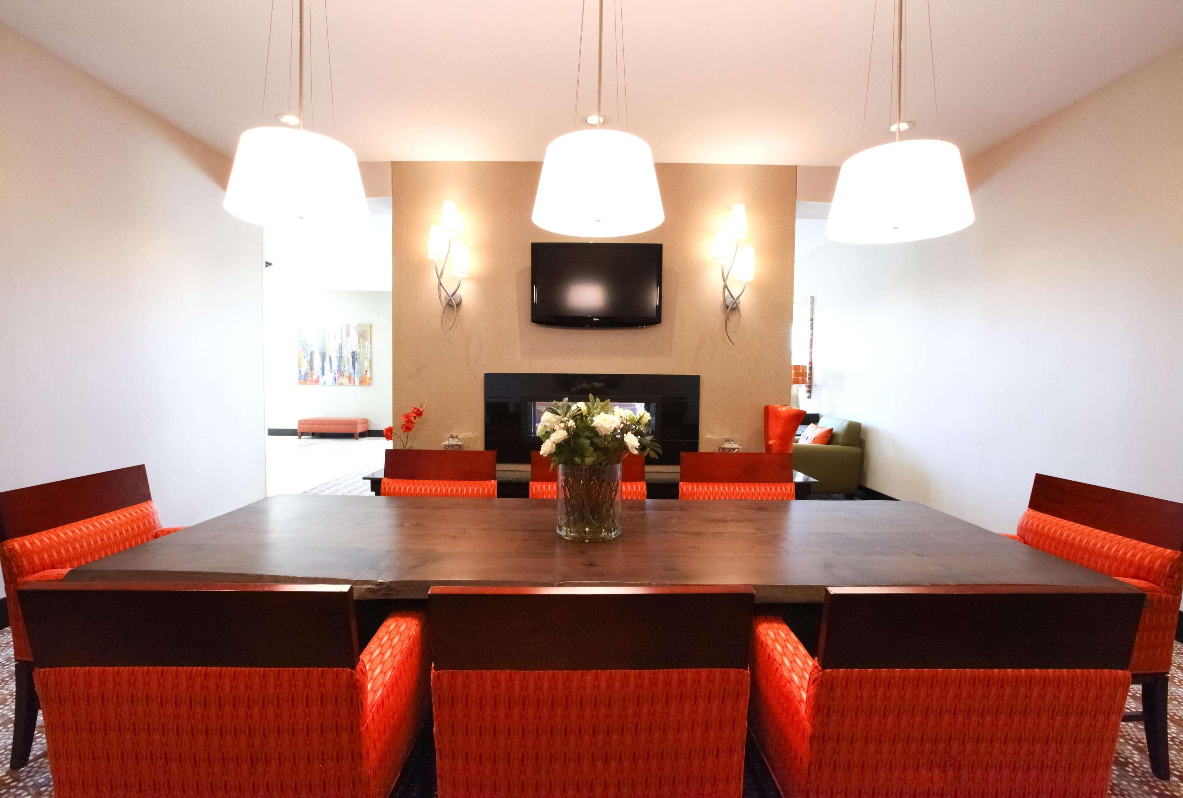 Hilton Garden Inn Олейте Екстер'єр фото