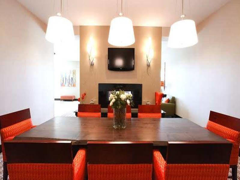 Hilton Garden Inn Олейте Екстер'єр фото