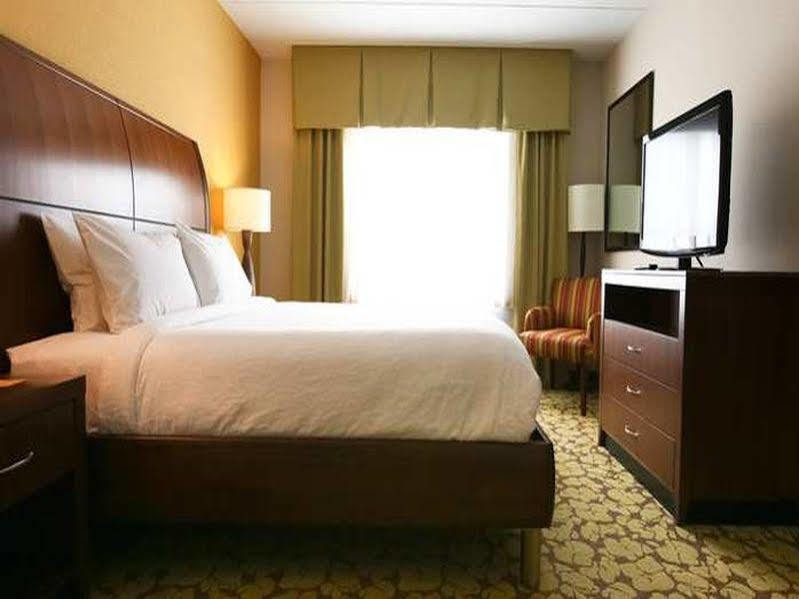 Hilton Garden Inn Олейте Екстер'єр фото